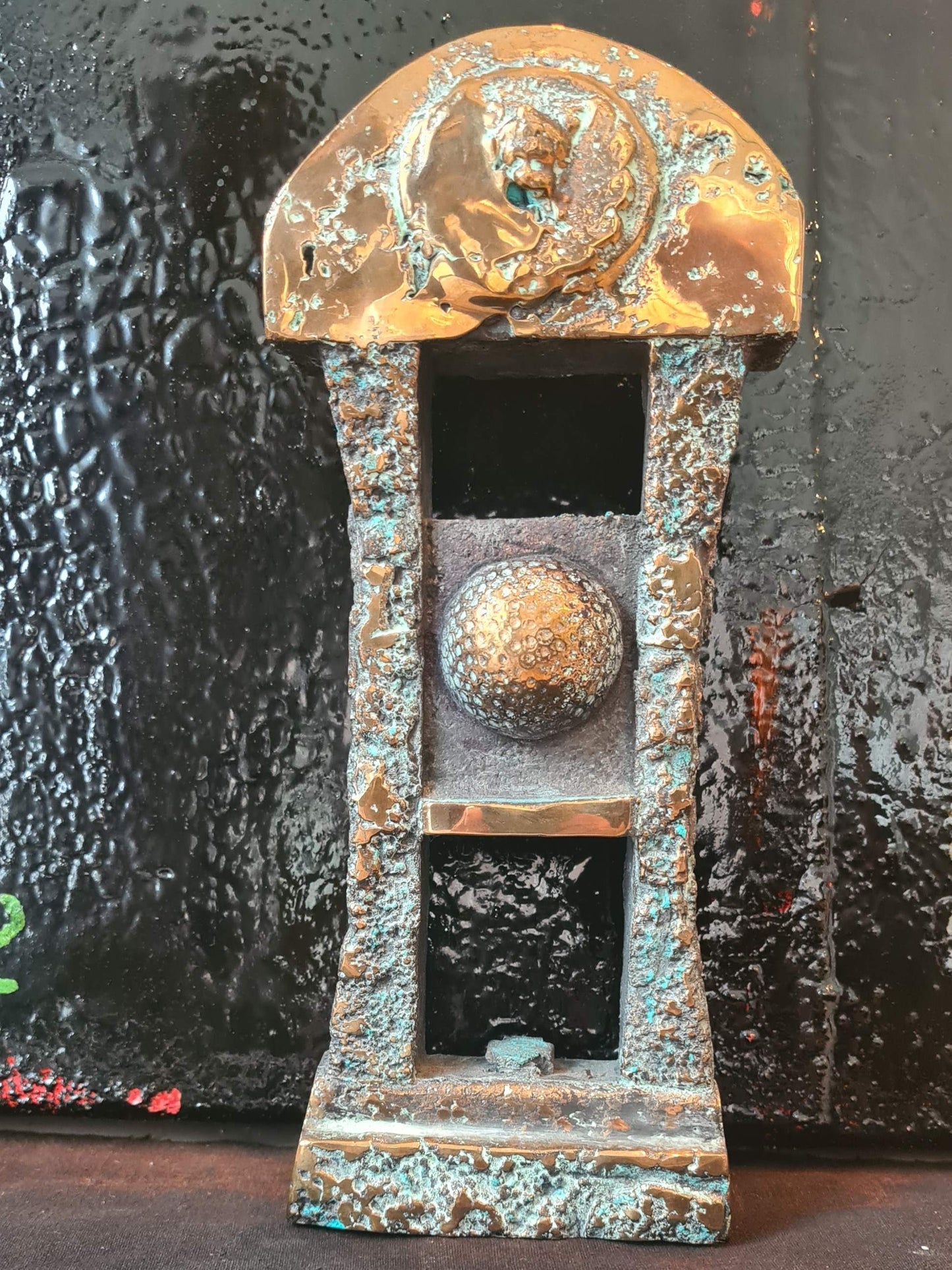 Mogens Leanders bronzeskulptur med golfkugle og soltegn - A2