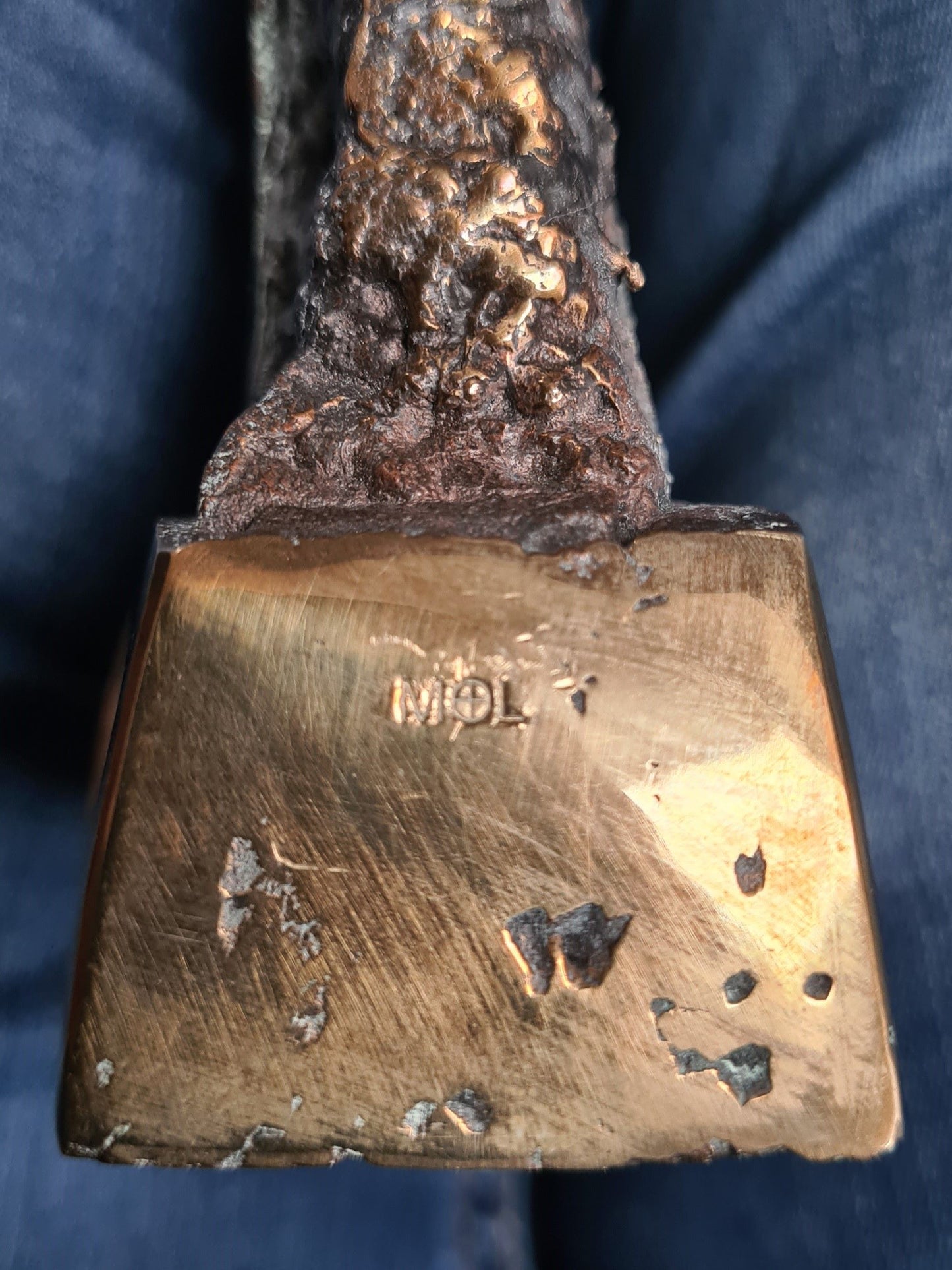 Mogens Leanders bronzeskulptur - korset, hjertet og soltegnet - A1